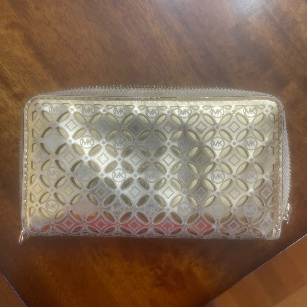 Michael Kors wallet. - Picture 2 of 5